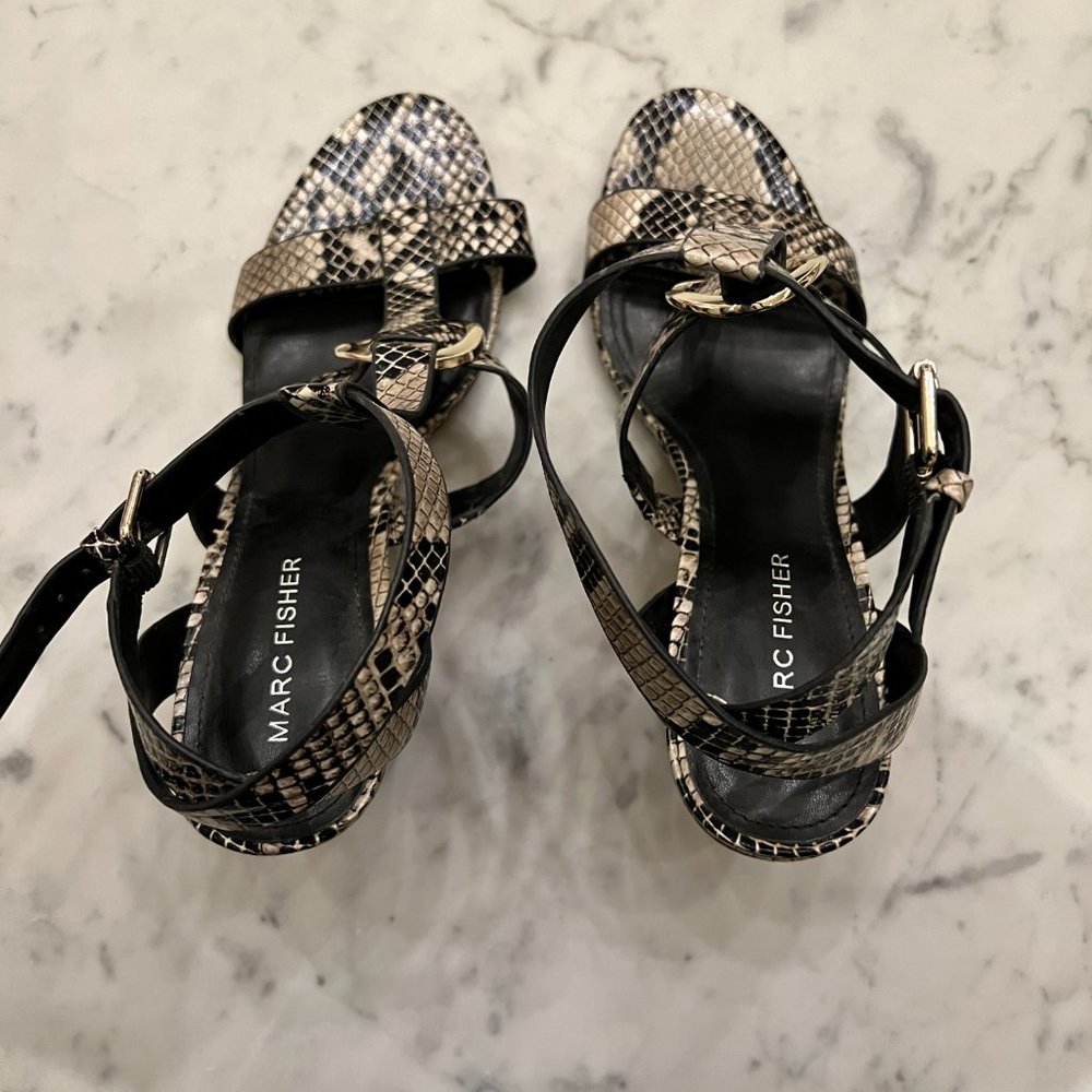 Marc Fisher Walinda T-Strap Snakeskin Print Block Heel Sandals Size 7.5 - Picture 7 of 10